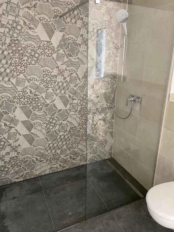 Fliesenlegerarbeiten